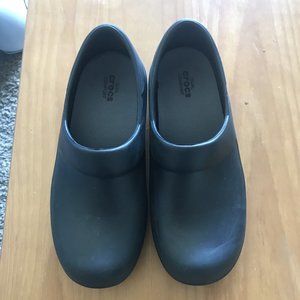 Crocs On The Clock Adult Work Clogs Woman Sz 7